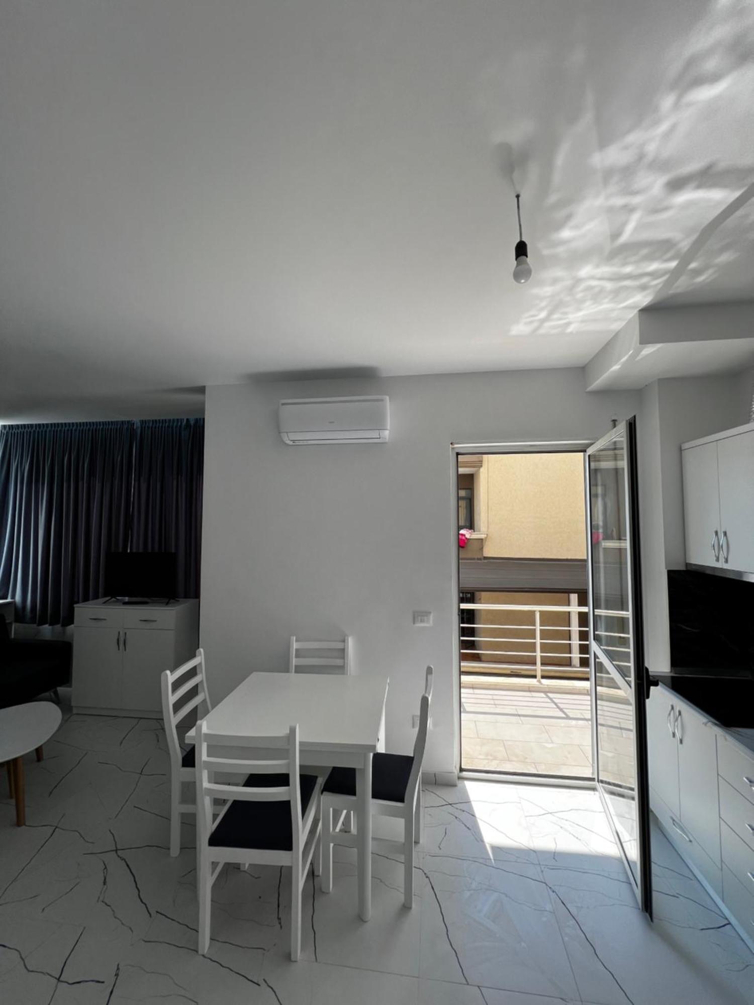Hotel apartamentowy Season Durrës